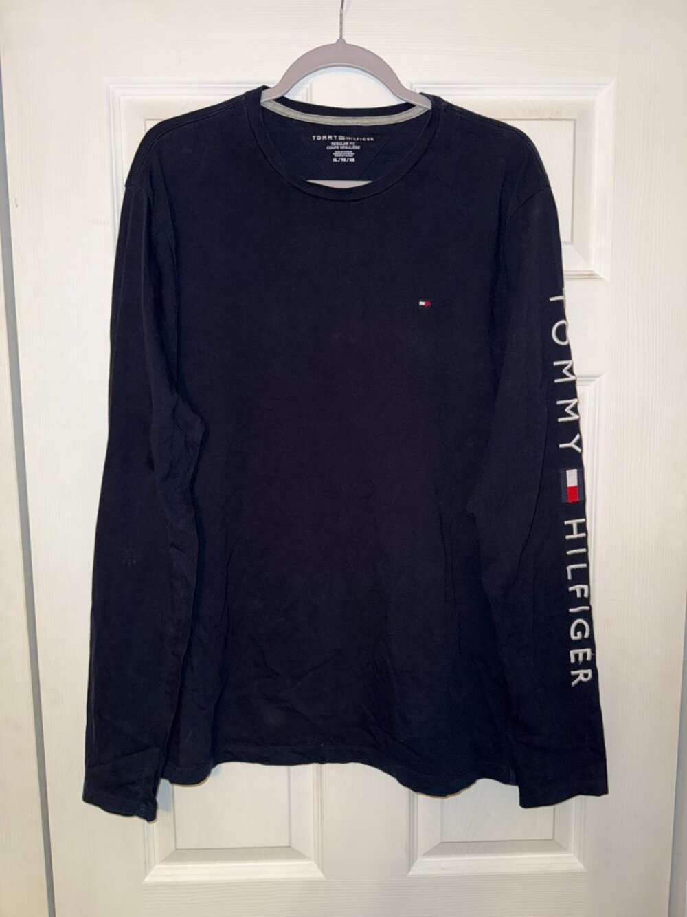 Tommy Hilfiger Men’s Crew Neck Long sleeve Navy Blue T-shirt size XL Full Print